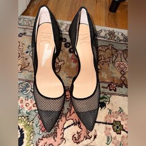 Black chic pointy toe heels